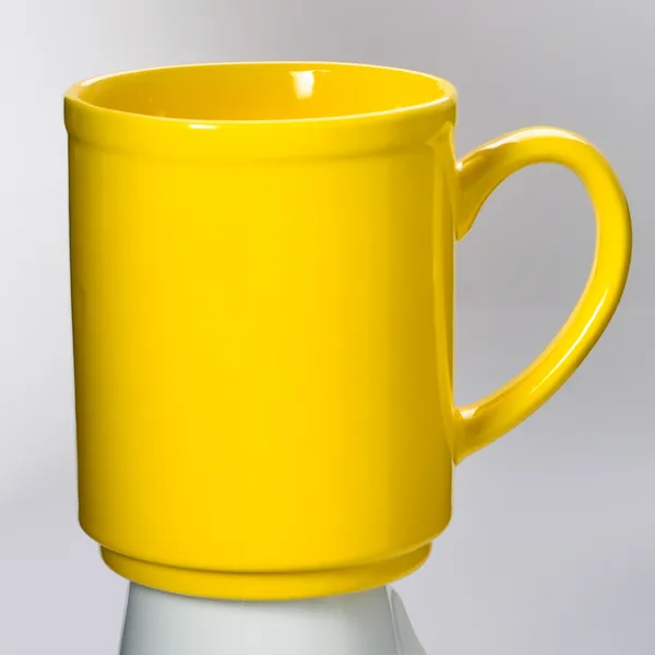 Taza aislada sobre fondo blanco — Foto de Stock