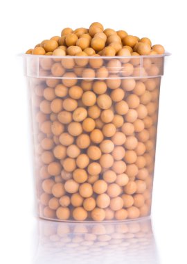 Soya fasulyesi beyaz arkaplanda izole