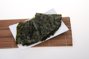 Deniz yosunu. arka plan üzerinde kuru deniz yosunu