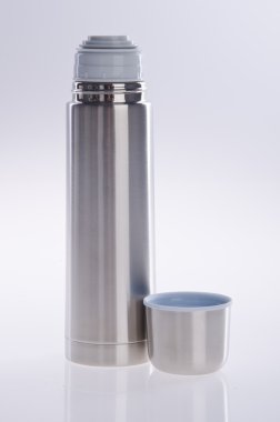 zemin üzerine termo flask