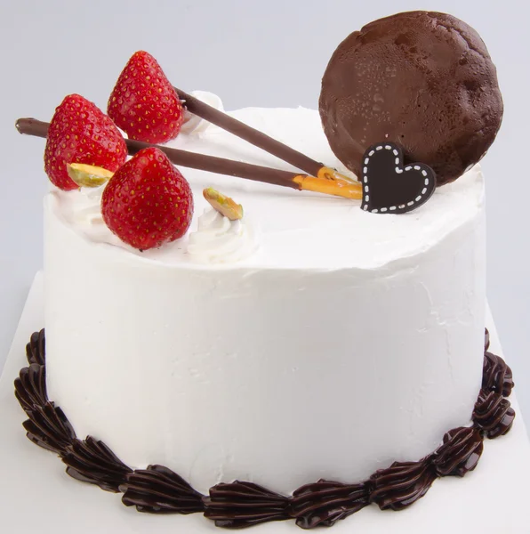 Gâteau, Gâteau de crème glacée sur fond — Photo