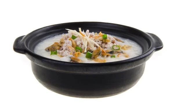 Gruau de riz au porridge chinois traditionnel servi en pot d'argile — Photo