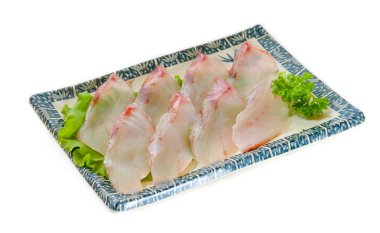 çiğ balık filetosu