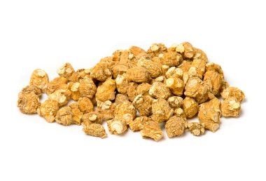 ginseng beyaz arkaplanda izole edildi