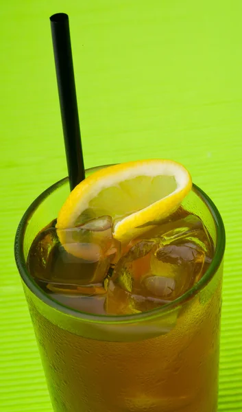 氷レモン茶、ドリンク、白い背景の上 — ストック写真
