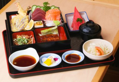 Japon bento yemek seti