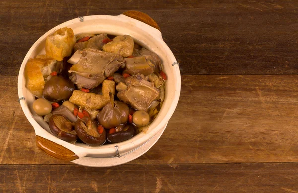 Ba kut teh. Malaysian stew of pork and herbal soup, — Stock Image Ba kut teh. Malaysian stew of pork and herbal soup, Stock Photo