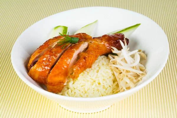 Kip rijst op achtergrond, Azië voedsel — Stockfoto
