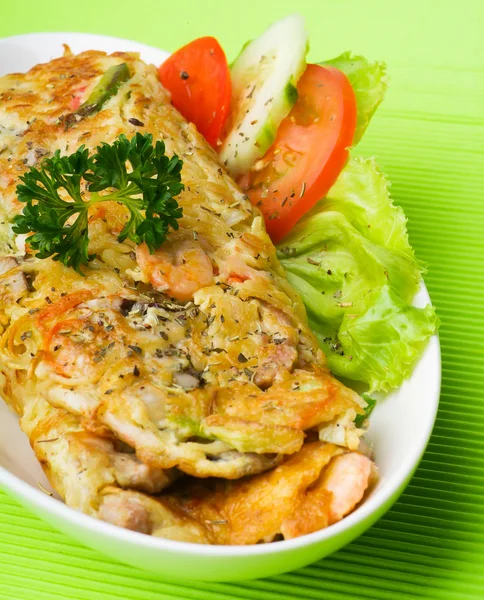 Deniz ürünleri ve mantarlı omlet