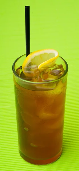 Lód cytryna herbata, napoje, na białym tle — Zdjęcie stockowe