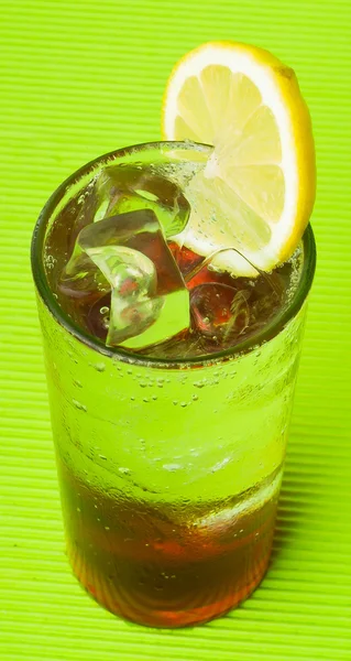 LED citron čaj, nápoj, na bílém pozadí — Stock fotografie