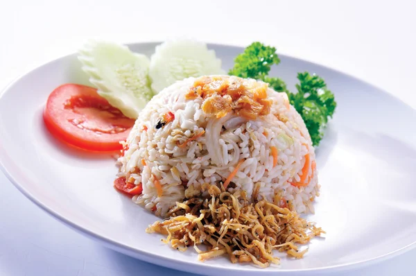 Жареный рис. Часть серии из девяти азиатских блюд . — стоковое фото
