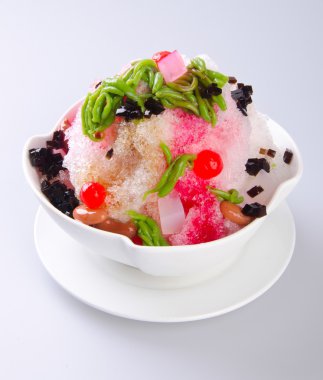 ice kacang, dessert of shaved ice with icecream clipart