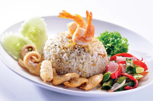 Жареный рис. Часть серии из девяти азиатских блюд . — стоковое фото