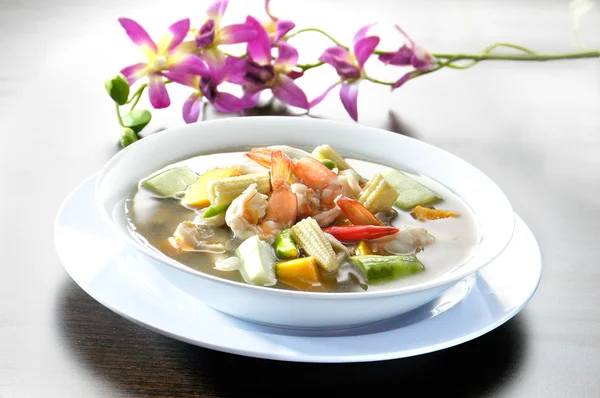 Soup with Shrimps and Vegetables — Stock Photo, Image