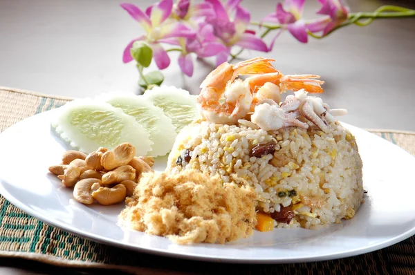 Nasi goreng seafood. Makanan asia — Stok Foto