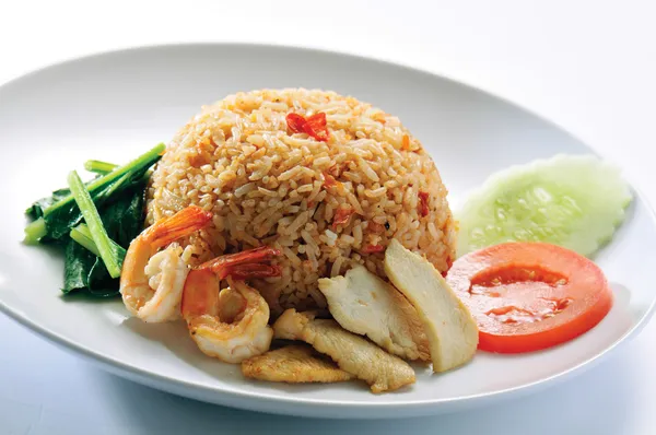 Gebratener Reis. Teil einer Serie von neun asiatischen Gerichten. — Stockfoto