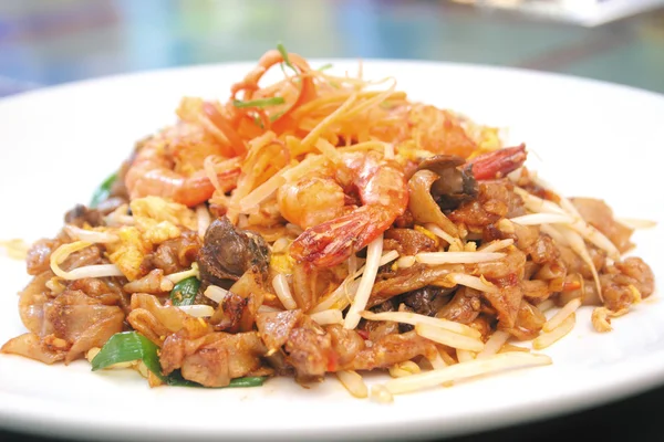 Fried rice noodles with Seafood — Stock Photo, Image