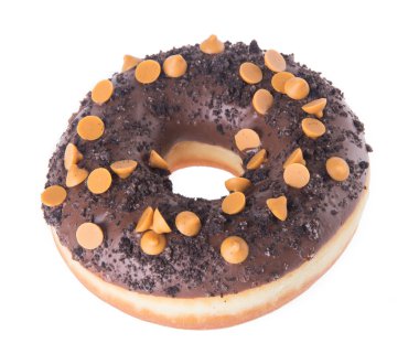 Beyaz arka planda çikolatalı çörekler.