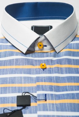 gömlek gülümsemek. erkek gömlek gülümsemek