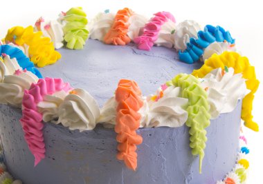 Kek. Dondurmalı pasta arka planda