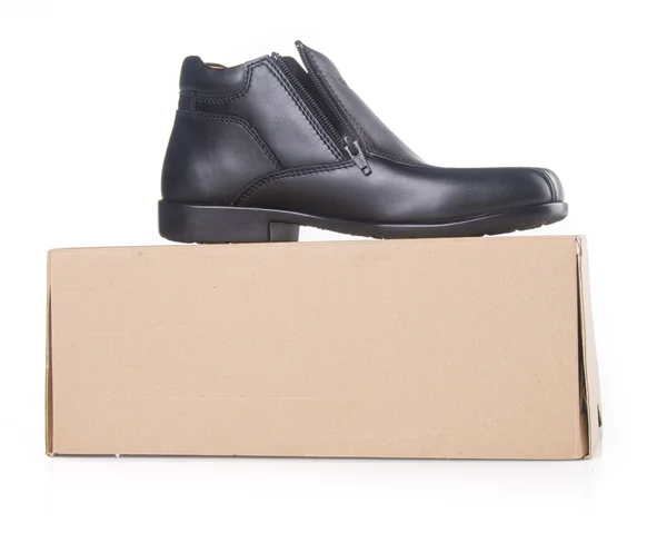 Zapato. zapato de moda de los hombres sobre un fondo — Foto de Stock