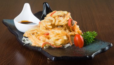 Japon mutfağı. tempura. derin kızarmış karışık sebze üzerinde backg