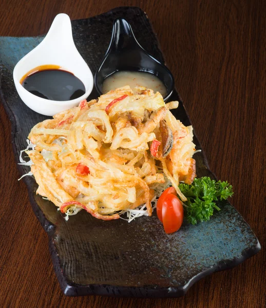 Japanese cuisine. tempura. Deep fried mix vegetable on the backg — Stock Photo, Image