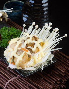 Japon mutfağı. arka planda kabuk balık ızgara