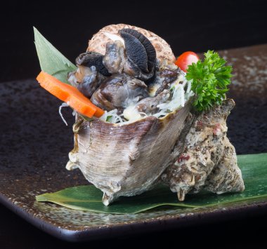 Japon mutfağı. arka planda kabuk balık ızgara