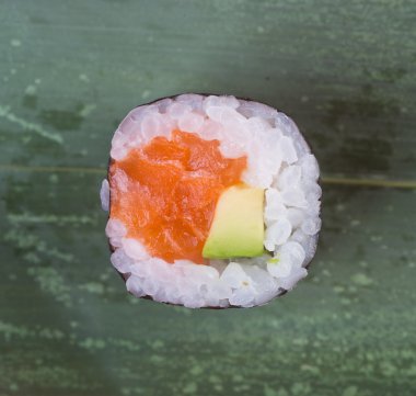 Japon mutfağı. Arka planda suşi var.