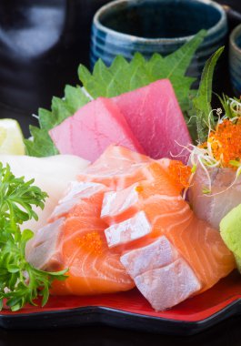 Japon mutfağı. sashimi arka planda