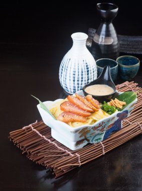 Japon mutfağı. Udon arka planda
