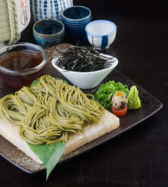 Japanische Küche. udon auf dem Hintergrund — Stockfoto