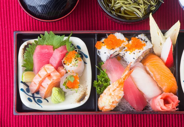 日本料理。午餐盒套餐的背景 — 图库照片