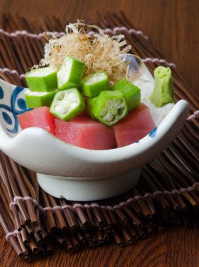 Japon mutfağı. sashimi arka planda