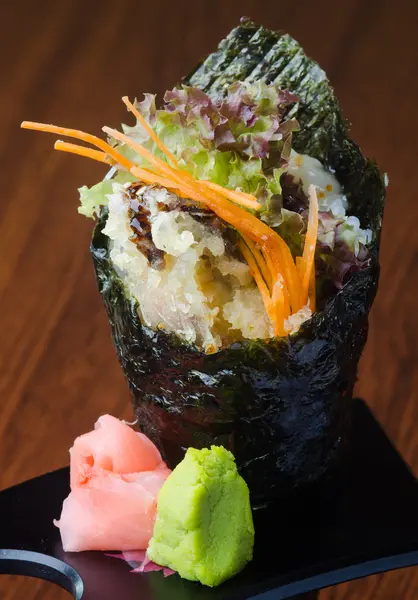 Cocina japonesa. rollo de mano en el fondo — Foto de Stock