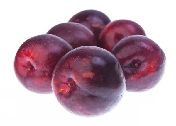Prune. Fruits mûrs de prune sur fond — Photo