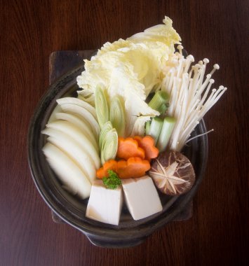 Japon mutfağı. güveç arka planda