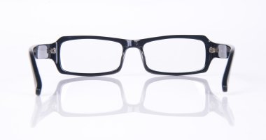 gözlükleri. arka planda gözüne gözlük