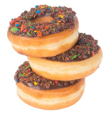 Beyaz arka planda çikolatalı çörekler.