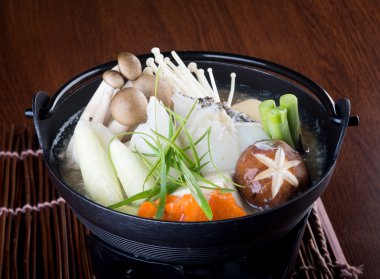 Japon mutfağı. güveç arka planda