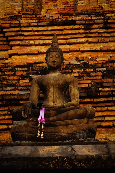 Thailand landmark. oude Boeddha standbeeld. Sukhothai historische p — Stockfoto