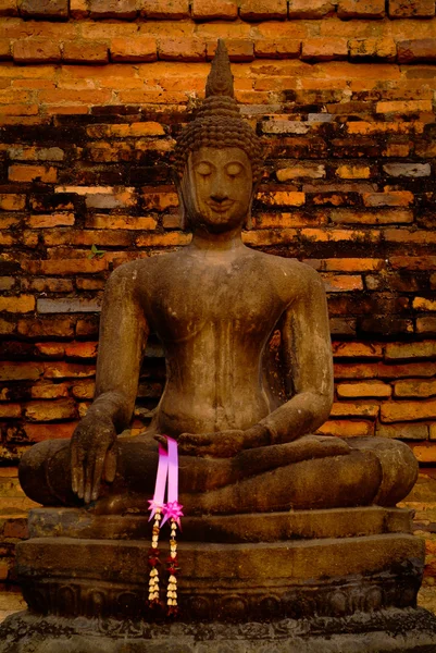 Thailand landmark. Patung Buddha kuno. Sukhothai Historical P — Stok Foto