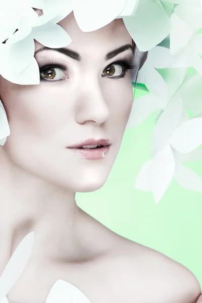 Wonderful girl in a hat from paper white butterflies. Beauty Face — Stock Photo, Image