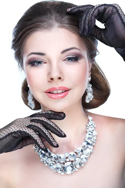 Un retrato de chica elegante está en el estilo de moda. Decoración de boda. Aislado sobre un fondo blanco — Foto de Stock