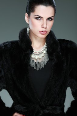 cinsel güzel kız bir fotoğraf olduğunu moda kürk giyim tarzıdır.