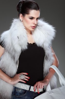 cinsel güzel kız bir fotoğraf olduğunu moda kürk giyim tarzıdır.