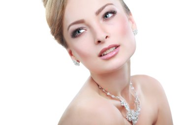 zarif kız portresi moda tarzıdır. Düğün dekorasyon. Beyaz bir arka plan üzerinde izole