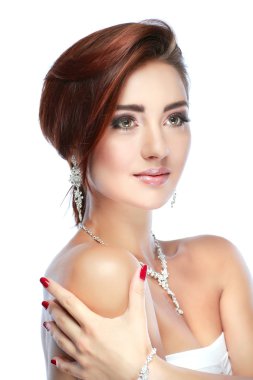 zarif kız portresi moda tarzıdır. Düğün dekorasyon. Beyaz bir arka plan üzerinde izole